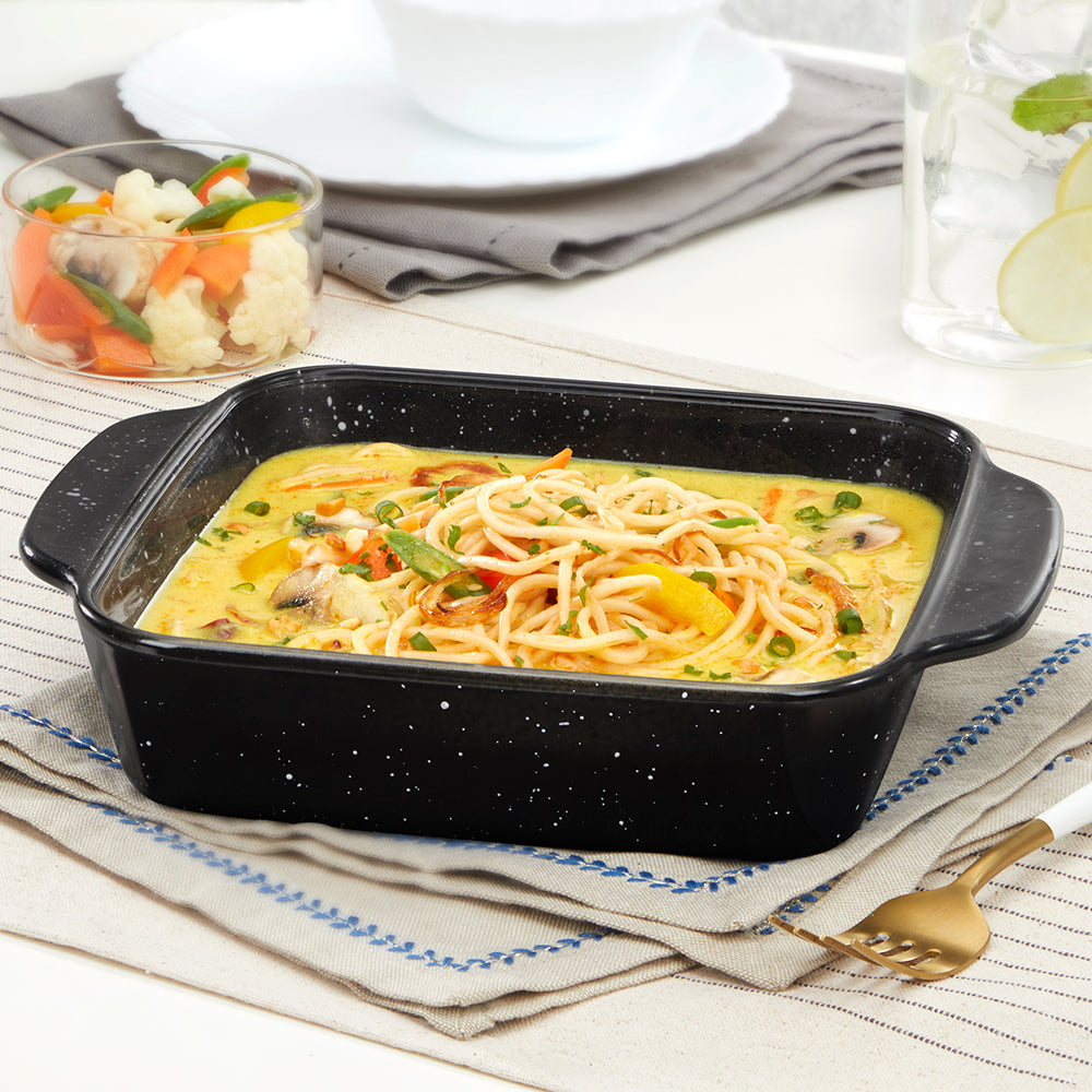 Colors Pebble Black Square Dish with Handle 800 ml