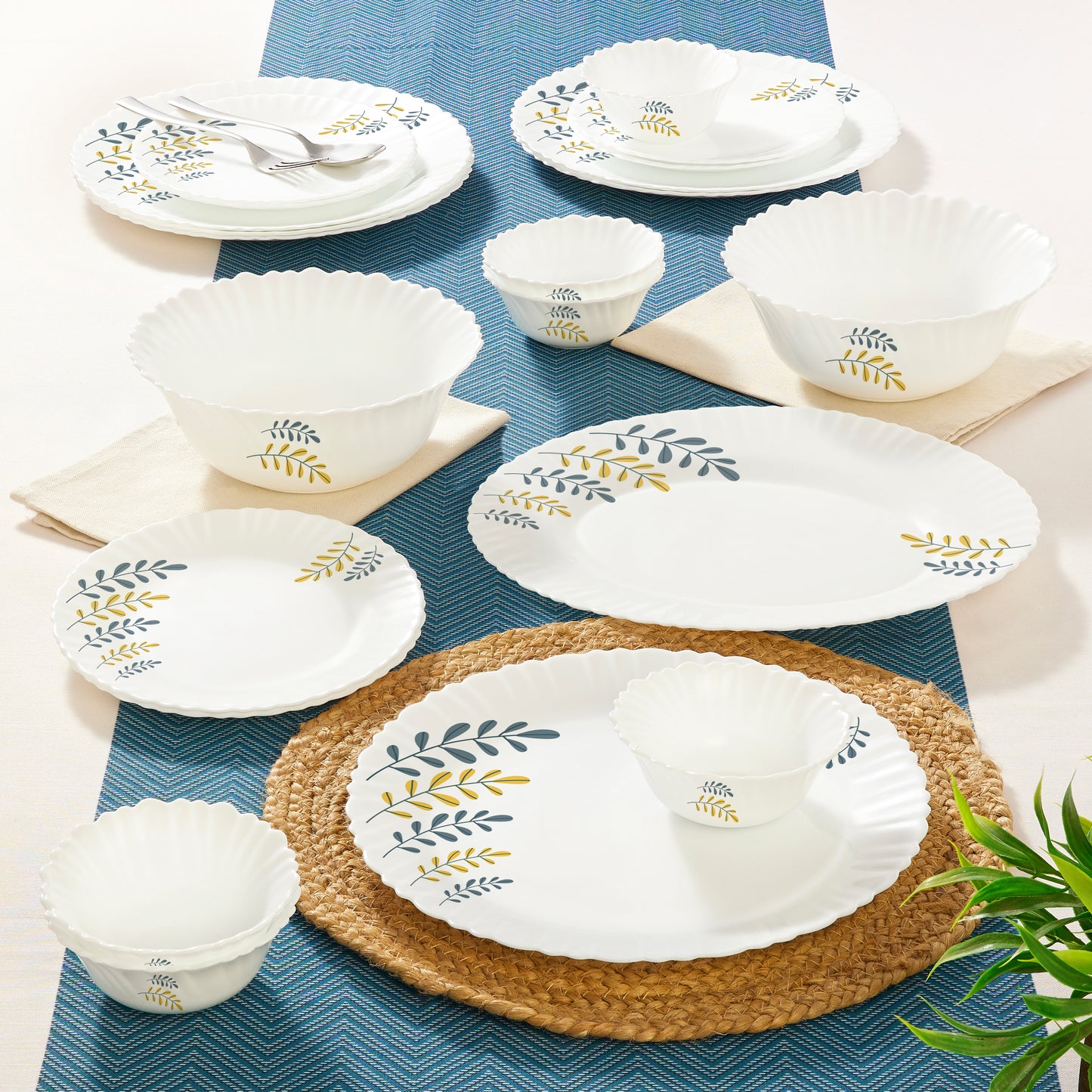 Larah by Borosil Niva Dinner Set 21 pc Set: Serves 6