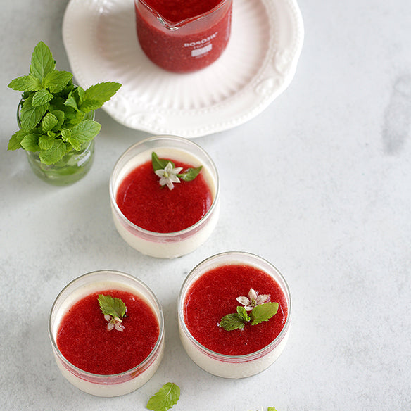 Vanilla Panna Cotta with Strawberry Sauce