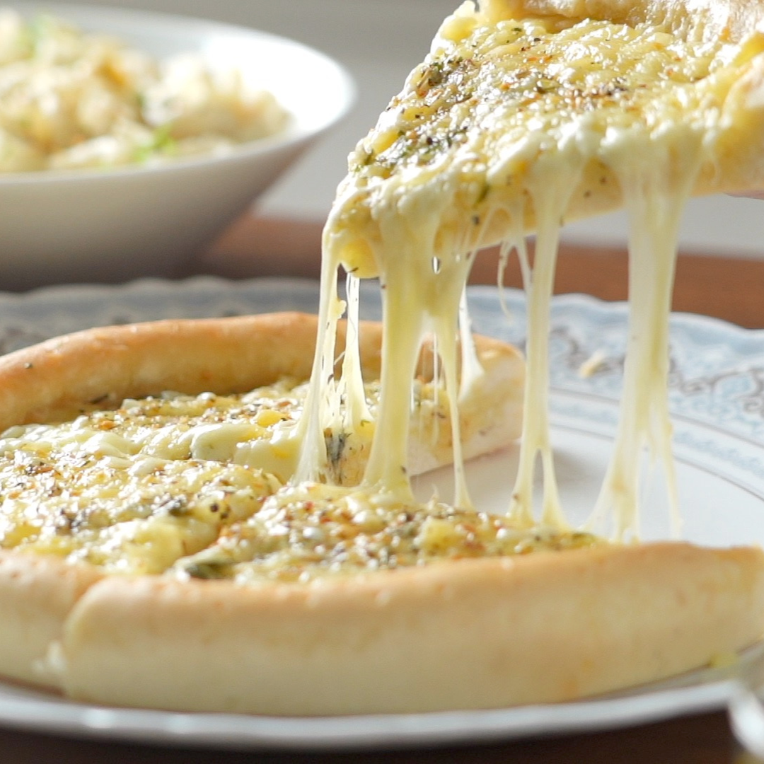Garlic Bread Pizza