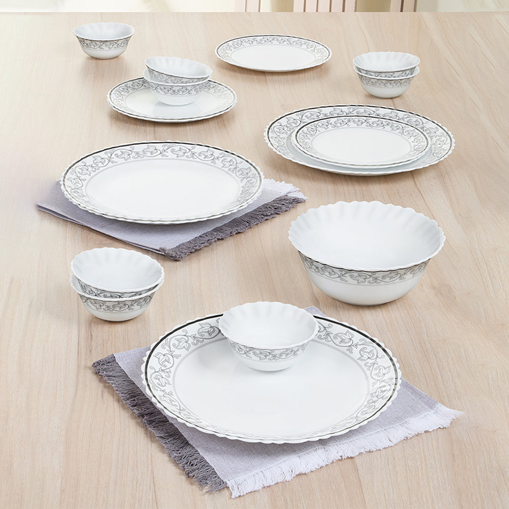 Larah Orwin 17 pc Dinner Set
