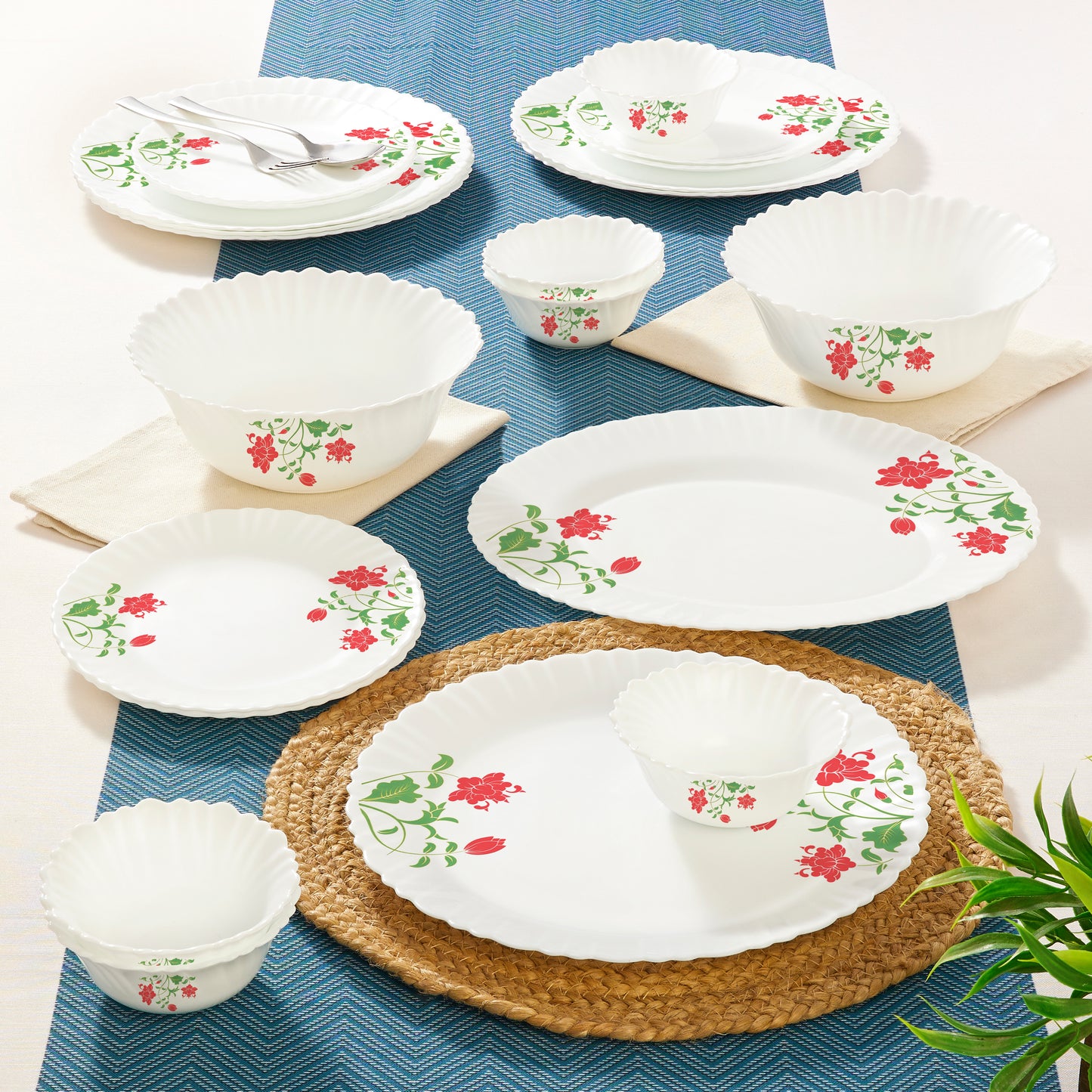 Larah Hazel Dinner Set