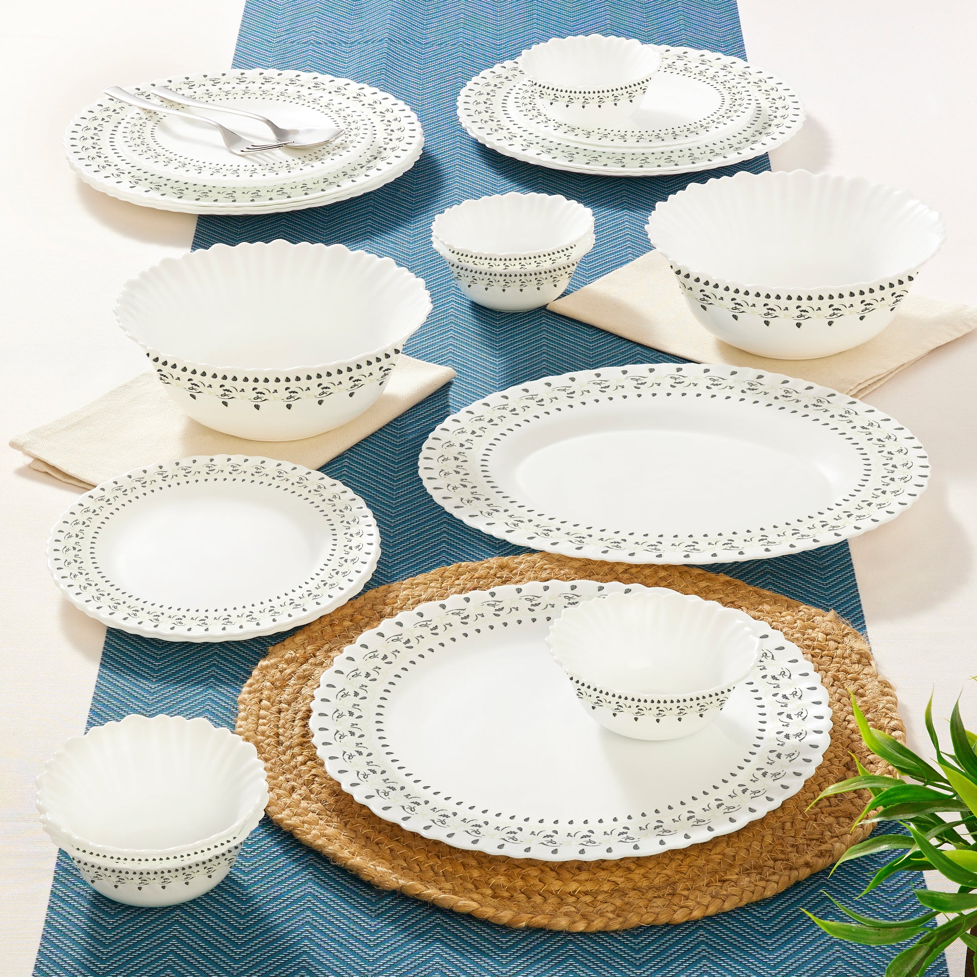 Larah by Borosil Ora Gold Dinner Set 21 pc Set: Serves 6