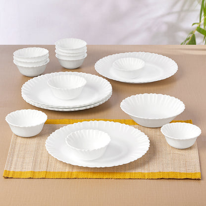 Larah Brand Logo 19 pc Dinner Set