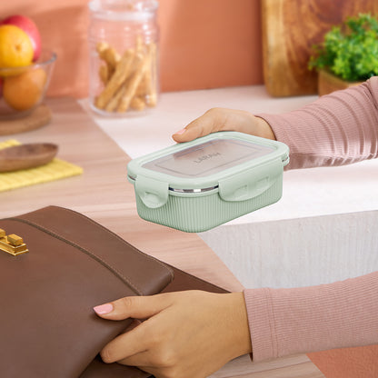 Larah Freshbyte Rectangular Lunch Box, Green