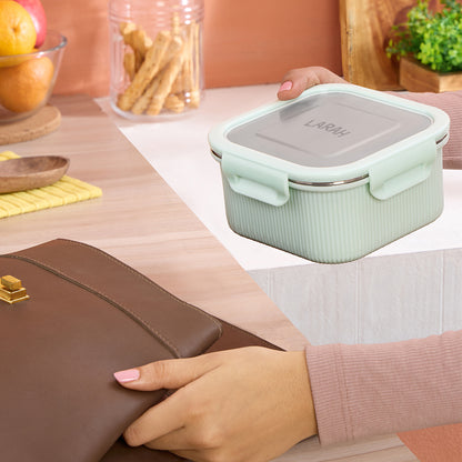 Larah Freshbyte Square Container with Lid, Pale Green