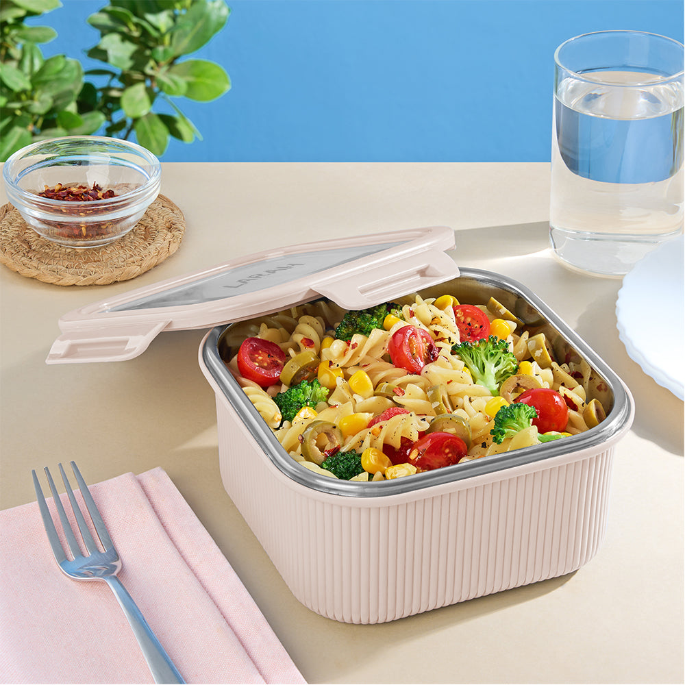 Larah Freshbyte Square Container with Lid, Beige