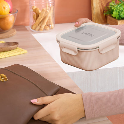 Larah Freshbyte Square Container with Lid, Beige