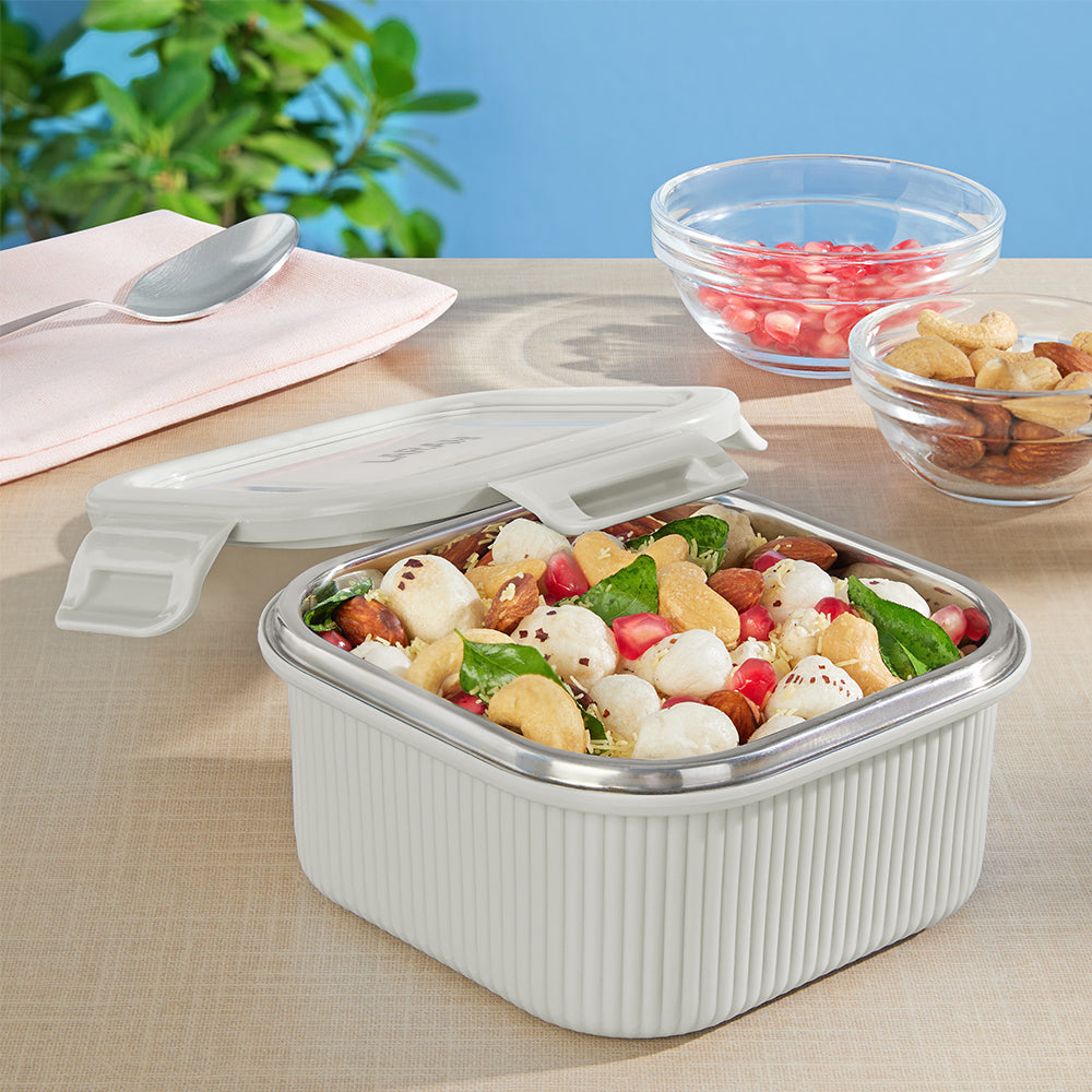 Larah Freshbyte Square Container with Lid, Grey